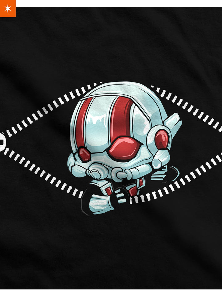 Fandomaniax - Baby Ant Man Peeking Maternity T-Shirt